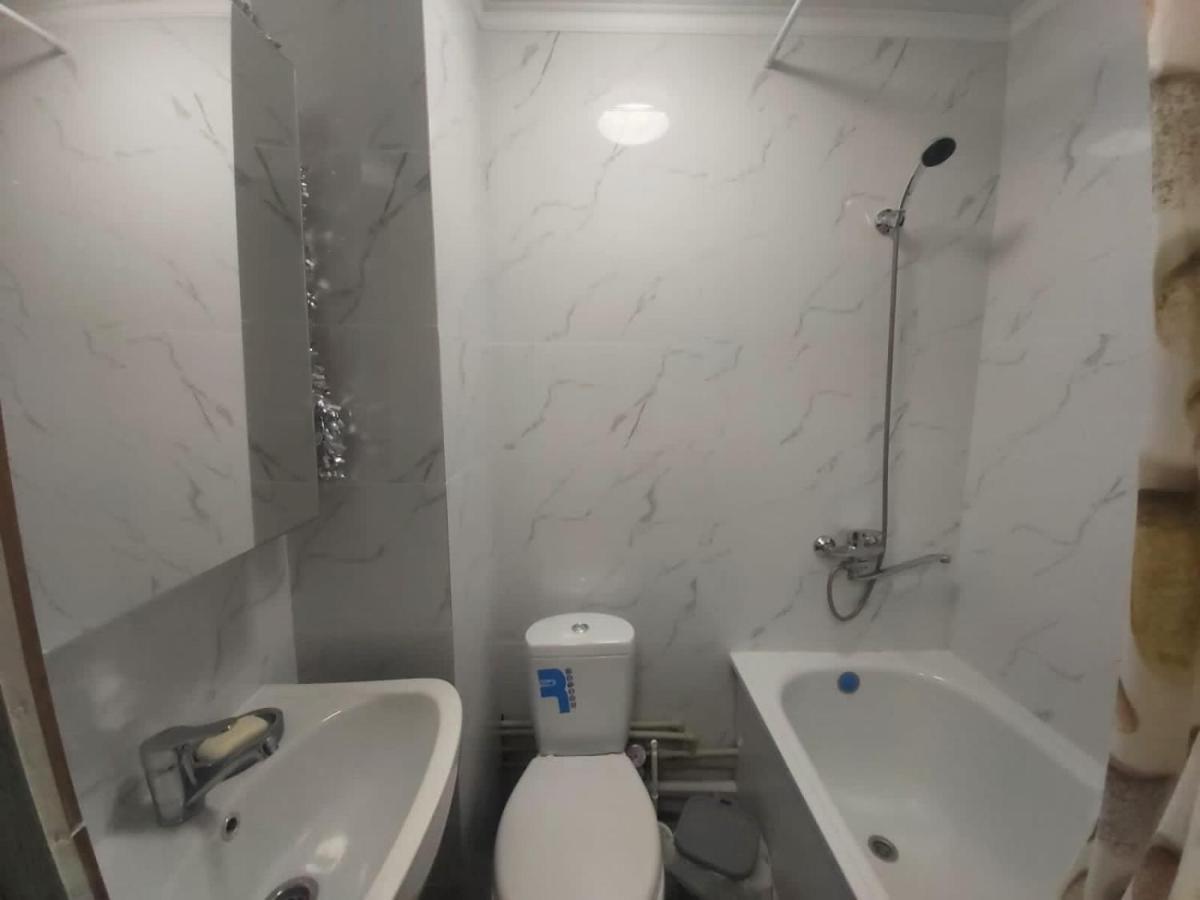 Отличная Квартира Со Всеми Удобствами. Almaty Ngoại thất bức ảnh
